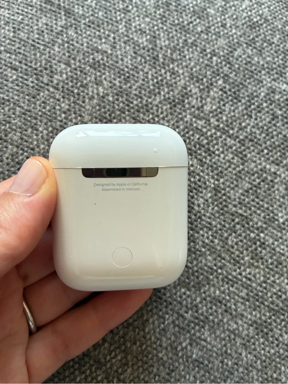 Apple Airpods 2nd Generation with Case